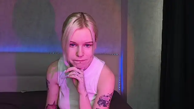 LisaDenvinn online show from September 2025 03:50:02 AM
