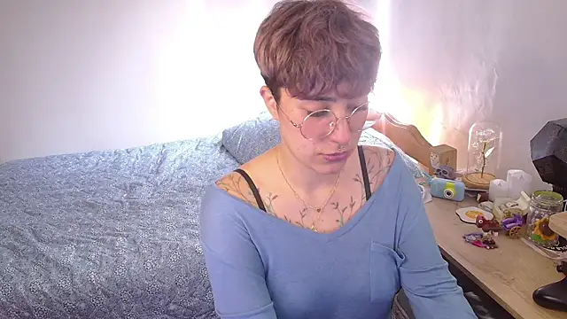 Liil cat online show from December 2024 03:59:02 PM