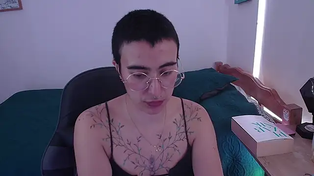 Liil cat online show from March 2025 02:32:02 PM