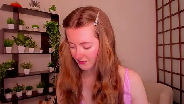 Snapshot of KateCuddle chatting on October 2025 02:22:02 AM KateCuddle online show from October 2025 02:22:02 AM