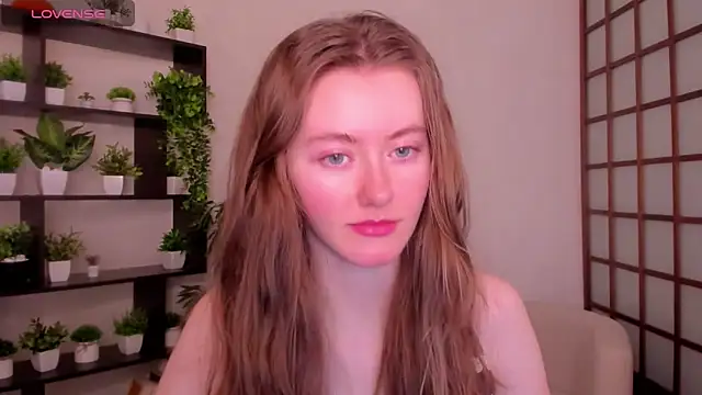 Snapshot of KateCuddle chatting on October 2025 02:44:01 AM KateCuddle online show from October 2025 02:44:01 AM