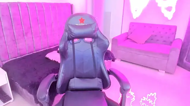 xiomara  cortes online show from November 2025 07:24:01 PM