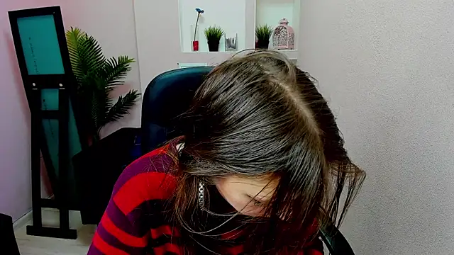 Persephoni online show from December 2024 08:43:02 AM