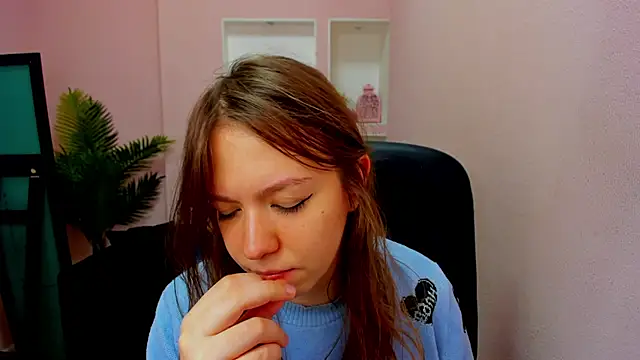 Persephoni online show from October 2025 10:36:01 AM