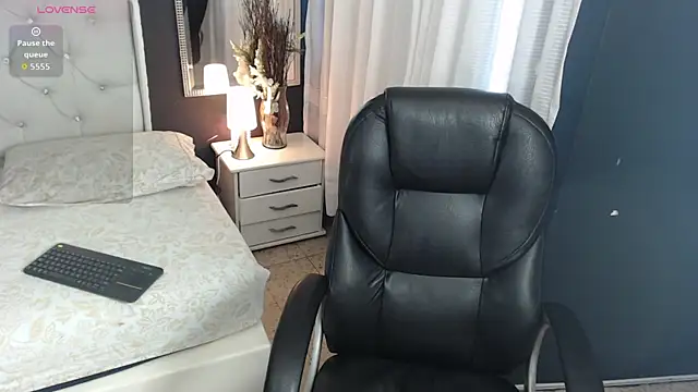 Snapshot of LiaVillalobos chatting on October 2025 01:45:02 PM LiaVillalobos online show from October 2025 01:45:02 PM