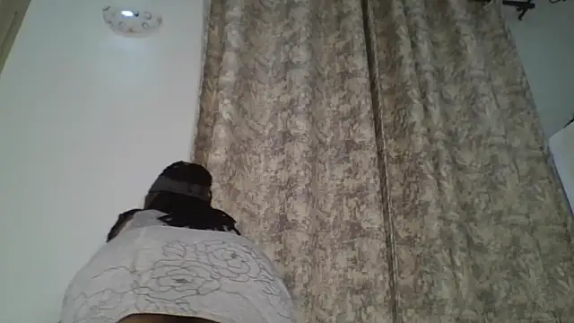 Snapshot of sweet_sassy_ chatting on October 2025 04:00:02 AM sweet sassy online show from October 2025 04:00:02 AM