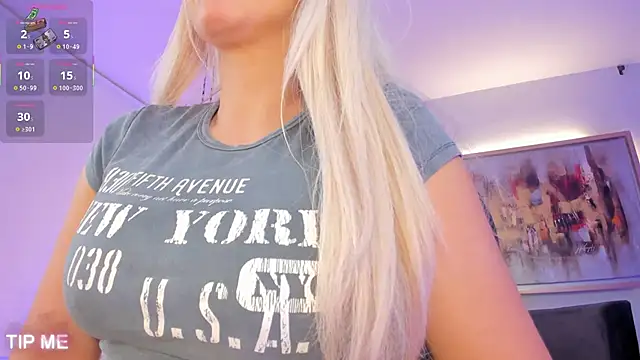 Snapshot of SophieBarnett chatting on October 2025 11:05:01 PM SophieBarnett online show from October 2025 11:05:01 PM