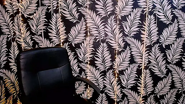 Olivia playful online show from November 2025 12:49:02 PM