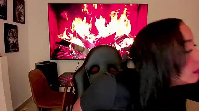 brunetenikole02 online show from October 2025 02:03:02 AM