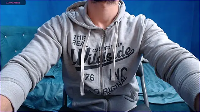 Snapshot of alex_blu chatting on October 2025 10:35:02 AM alex blu online show from October 2025 10:35:02 AM