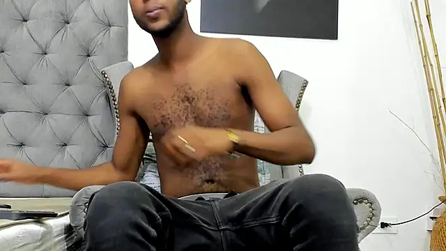 Snapshot of santhi_lee chatting on January 2025 02:25:01 AM santhi lee online show from January 2025 02:25:01 AM