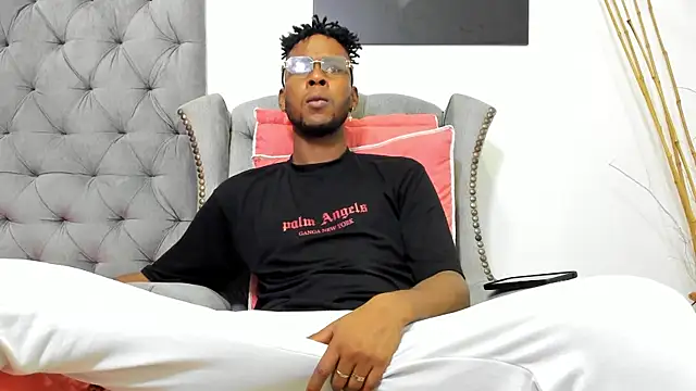 Snapshot of santhi_lee chatting on January 2025 02:40:02 AM santhi lee online show from January 2025 02:40:02 AM