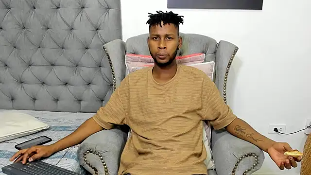 Snapshot of santhi_lee chatting on February 2025 02:29:02 AM santhi lee online show from February 2025 02:29:02 AM