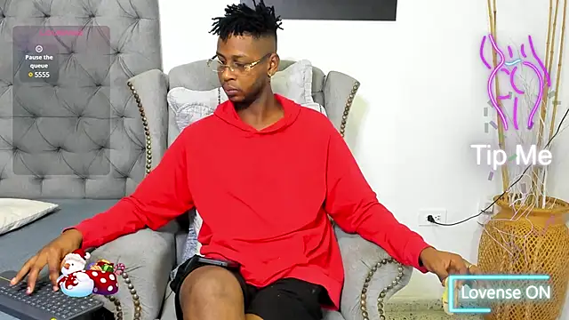 Snapshot of santhi_lee chatting on February 2025 02:03:02 AM santhi lee online show from February 2025 02:03:02 AM