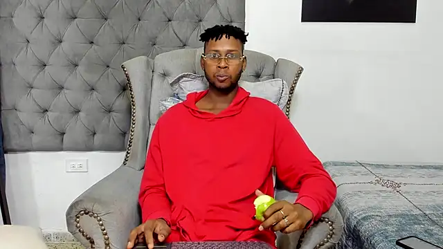 Snapshot of santhi_lee chatting on February 2025 02:05:02 AM santhi lee online show from February 2025 02:05:02 AM