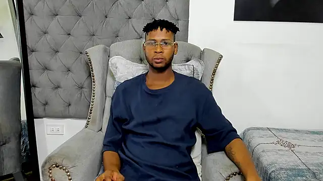 Snapshot of santhi_lee chatting on February 2025 02:33:02 AM santhi lee online show from February 2025 02:33:02 AM