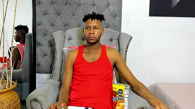 Snapshot of santhi_lee chatting on March 2025 02:17:01 AM santhi lee online show from March 2025 02:17:01 AM