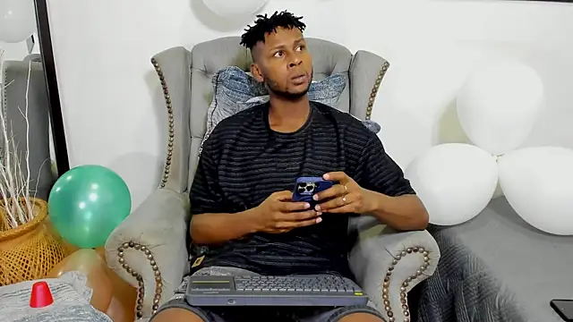 Snapshot of santhi_lee chatting on March 2025 02:09:02 AM santhi lee online show from March 2025 02:09:02 AM