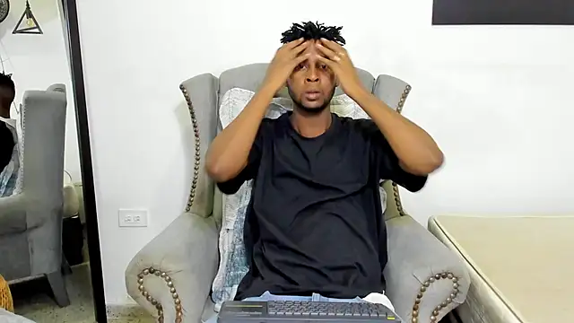 Snapshot of santhi_lee chatting on March 2025 02:16:02 AM santhi lee online show from March 2025 02:16:02 AM