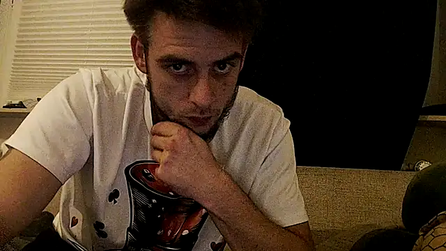 Snapshot of Youngtimer_1997 chatting on September 2025 08:23:02 PM Youngtimer 1997 online show from September 2025 08:23:02 PM