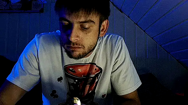 Snapshot of Youngtimer_1997 chatting on October 2025 06:52:01 PM Youngtimer 1997 online show from October 2025 06:52:01 PM