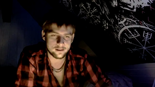 Snapshot of Youngtimer_1997 chatting on November 2025 07:16:02 PM Youngtimer 1997 online show from November 2025 07:16:02 PM