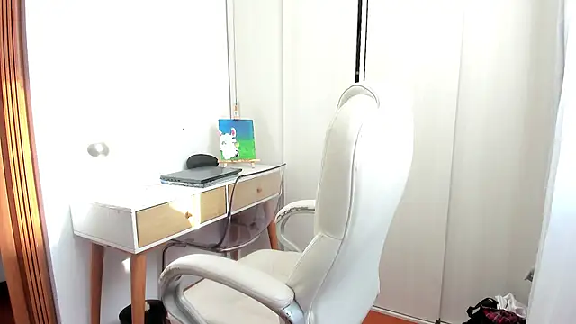 Gia  Paige online show from October 2025 09:00:02 PM