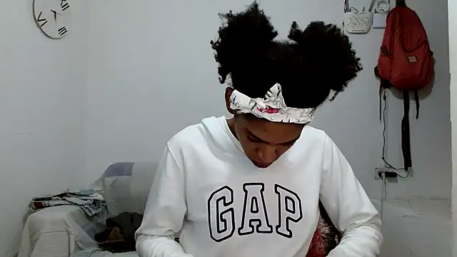 angelamarie1 online show from November 2025 10:38:01 AM