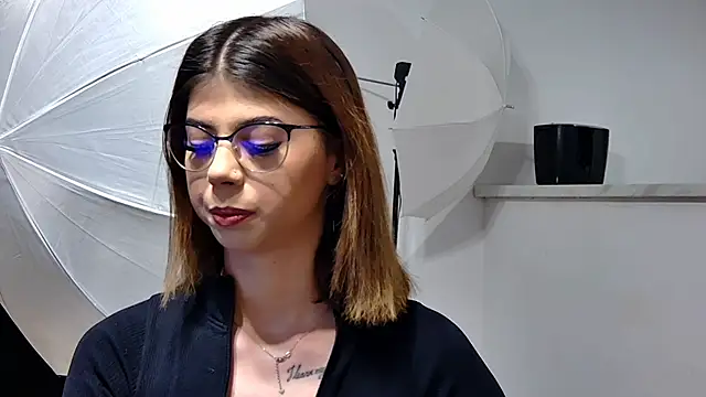 Snapshot of Sierra_Halle chatting on February 2025 09:03:02 PM Sierra Halle online show from February 2025 09:03:02 PM