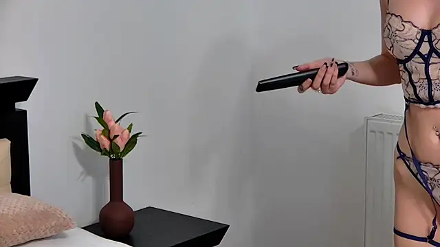 Snapshot of Sierra_Halle chatting on March 2025 08:42:02 PM Sierra Halle online show from March 2025 08:42:02 PM