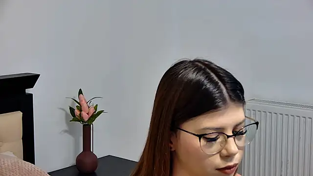 Snapshot of Sierra_Halle chatting on March 2025 08:54:01 PM Sierra Halle online show from March 2025 08:54:01 PM