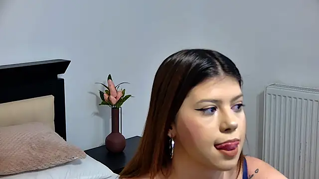 Snapshot of Sierra_Halle chatting on March 2025 08:37:01 PM Sierra Halle online show from March 2025 08:37:01 PM