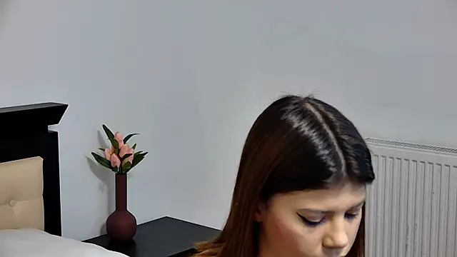 Snapshot of Sierra_Halle chatting on March 2025 08:32:02 PM Sierra Halle online show from March 2025 08:32:02 PM