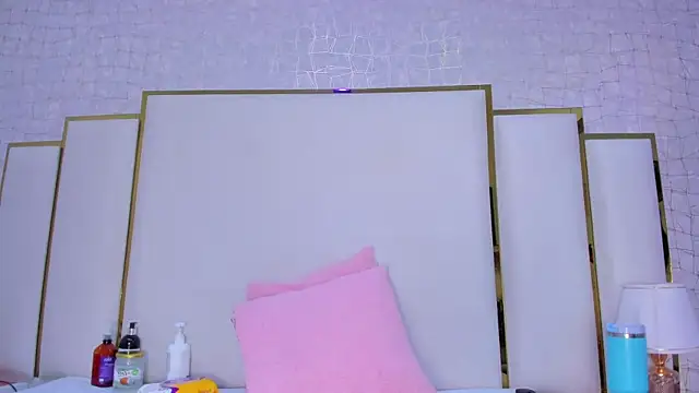 paola rodriguez online show from October 2025 12:04:02 PM