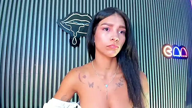 LauraAristizabal online show from January 2025 01:22:01 PM