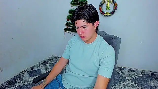 Snapshot of patrik_027 chatting on December 2024 07:33:01 PM patrik 027 online show from December 2024 07:33:01 PM