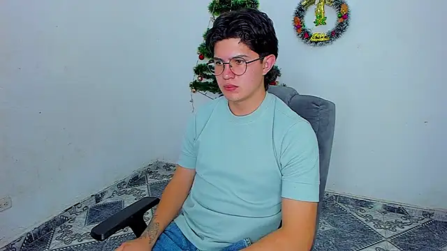 Snapshot of patrik_027 chatting on December 2024 10:40:01 PM patrik 027 online show from December 2024 10:40:01 PM