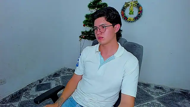 Snapshot of patrik_027 chatting on December 2024 03:50:02 PM patrik 027 online show from December 2024 03:50:02 PM