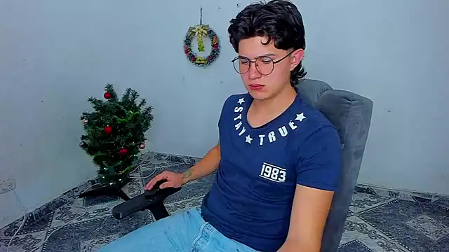 Snapshot of patrik_027 chatting on December 2024 10:05:02 PM patrik 027 online show from December 2024 10:05:02 PM