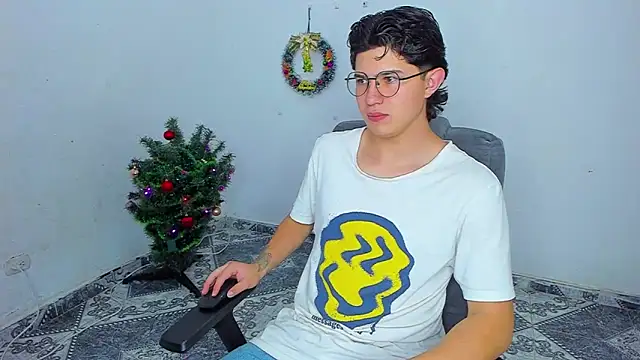 Snapshot of patrik_027 chatting on December 2024 09:08:01 PM patrik 027 online show from December 2024 09:08:01 PM