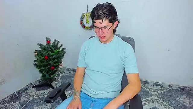 Snapshot of patrik_027 chatting on December 2024 01:13:02 PM patrik 027 online show from December 2024 01:13:02 PM