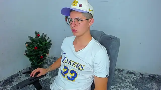 Snapshot of patrik_027 chatting on January 2025 07:28:02 PM patrik 027 online show from January 2025 07:28:02 PM