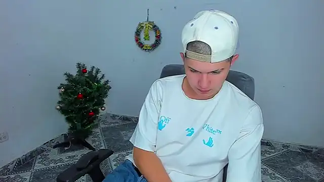 Snapshot of patrik_027 chatting on January 2025 09:54:01 PM patrik 027 online show from January 2025 09:54:01 PM