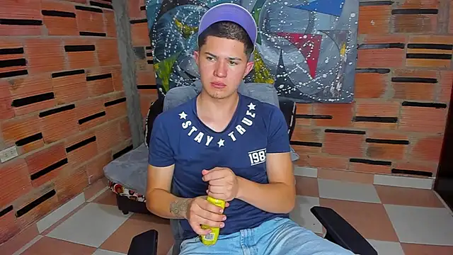 Snapshot of patrik_027 chatting on January 2025 07:00:02 PM patrik 027 online show from January 2025 07:00:02 PM