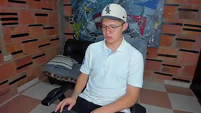 Snapshot of patrik_027 chatting on February 2025 06:22:01 PM patrik 027 online show from February 2025 06:22:01 PM