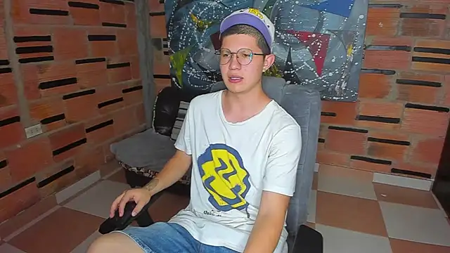 Snapshot of patrik_027 chatting on February 2025 01:10:01 AM patrik 027 online show from February 2025 01:10:01 AM