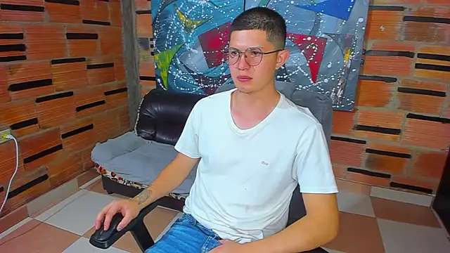 Snapshot of patrik_027 chatting on February 2025 03:26:01 PM patrik 027 online show from February 2025 03:26:01 PM