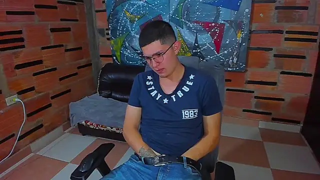 Snapshot of patrik_027 chatting on March 2025 09:21:01 PM patrik 027 online show from March 2025 09:21:01 PM