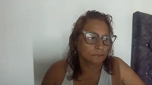 Snapshot of charrysexy1 chatting on November 2025 01:43:02 PM charrysexy1 online show from November 2025 01:43:02 PM