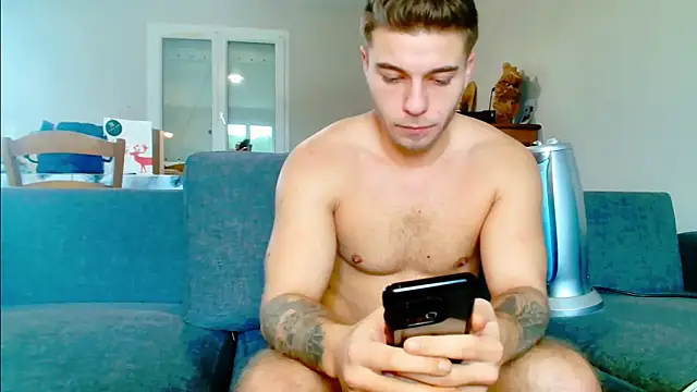 Elkafit28 online show from December 2024 11:32:02 AM